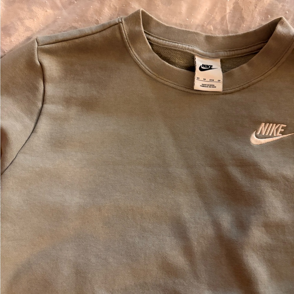 Nike Sage Green Crewneck Sweat Suit